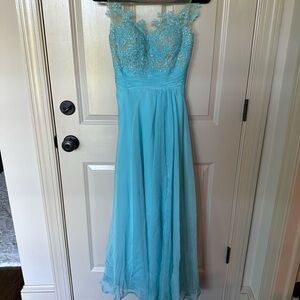 Elegant Blue Lace Evening Gown